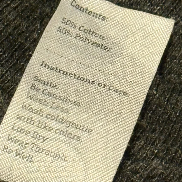 Flylow Après V-Neck Tee | Après Ski Graphic Heather Shirt | Size Women’s Large - Picture 8 of 8